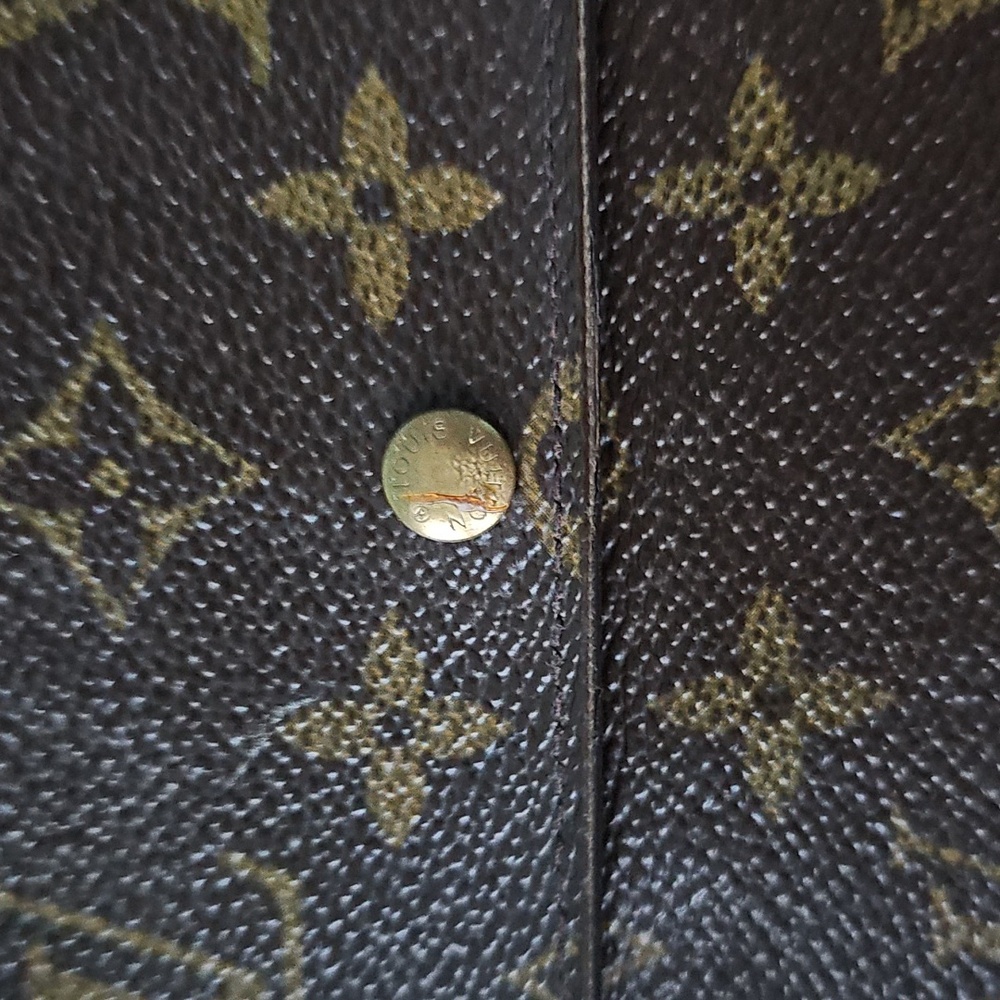 Louis Vuitton Monogram Sara Wallet - Picture 12 of 12